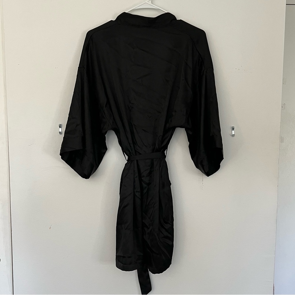 VS Short Kimono Robe - Picture 4 of 6